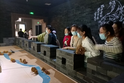 中文與傳媒系赴亳州市城市展覽館開展主題黨日活動 深化文化教育，服務(wù)城市發(fā)展